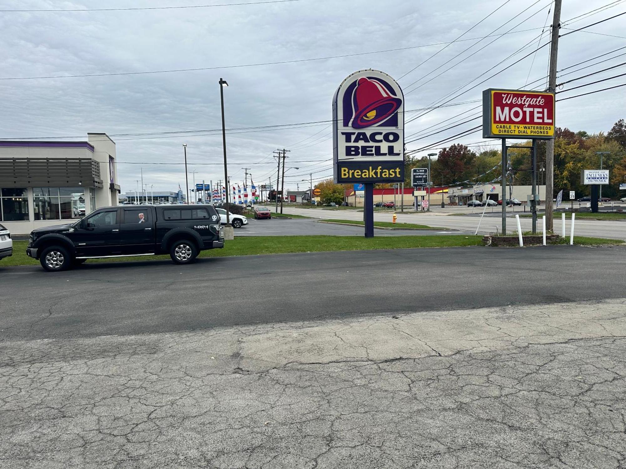 Westgate Manor Motel Austintown & Youngstown Ohio Kültér fotó